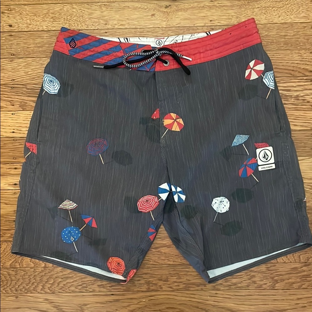 Volcom Men's Slinger Board Shorts with Umbrella Print